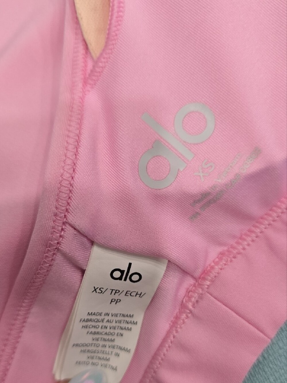 Alo Yoga Airlift Intrigue Bra - Candy Heart Pink - Picture 10 of 11